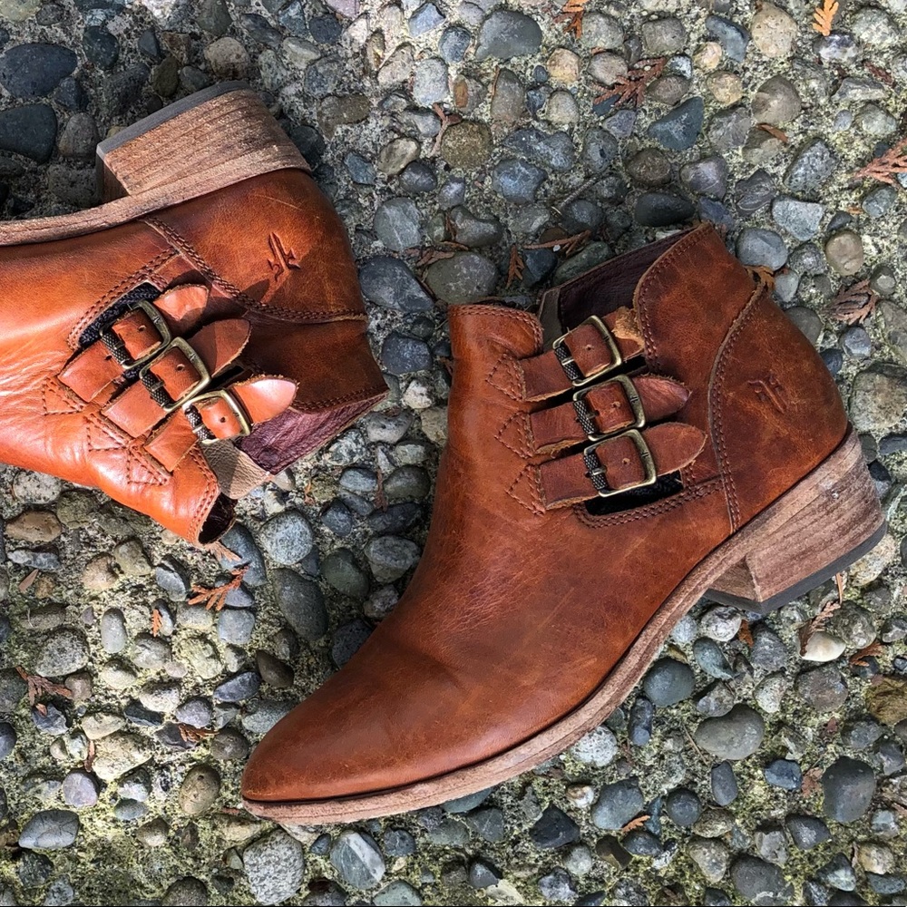 FRYE Ray Belted Booties